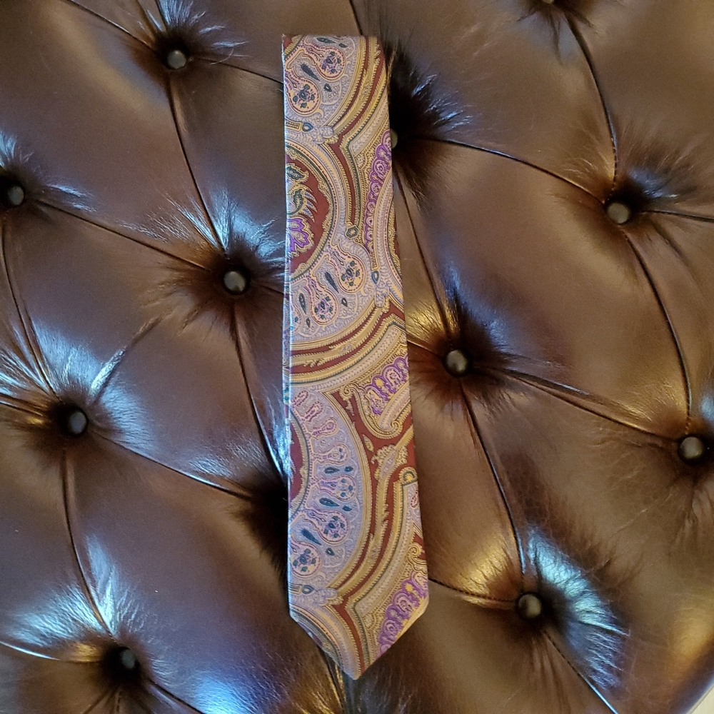 Burberry Mens silk tie